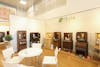 インテリアで人気のカリモク家具とのコラボ商品を展示したコーナー