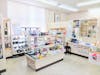 明るい店内、見やすく選びやすい商品展示
