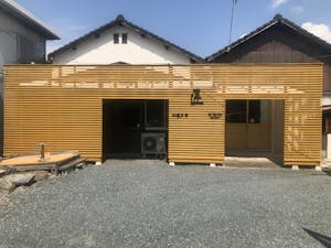 展示場の隣では工場があります。 修理している作業等が見学することも可能